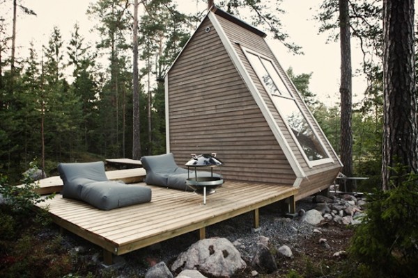 tiny-backyard-cabin-retreat