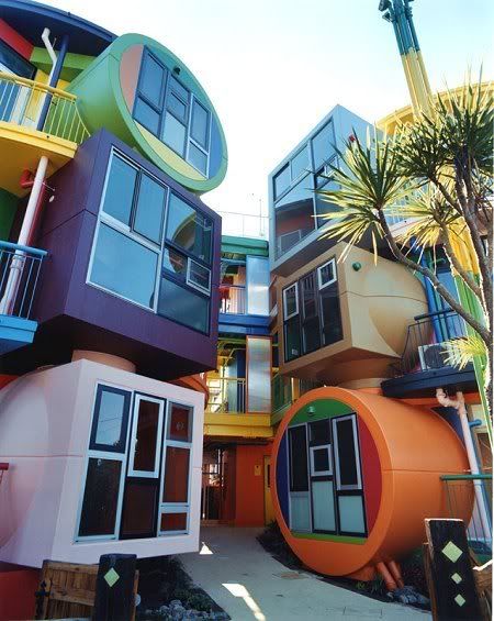 tokyo-colorful-loft-apartments