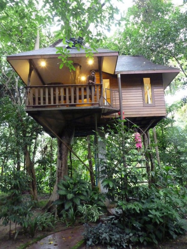 tiny-treehouse-cabin