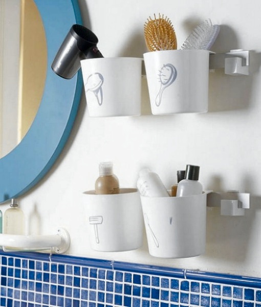 Hanging Cups for Storage in Bathroom