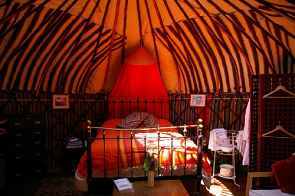 Humble Yurt Living in Portugal-09