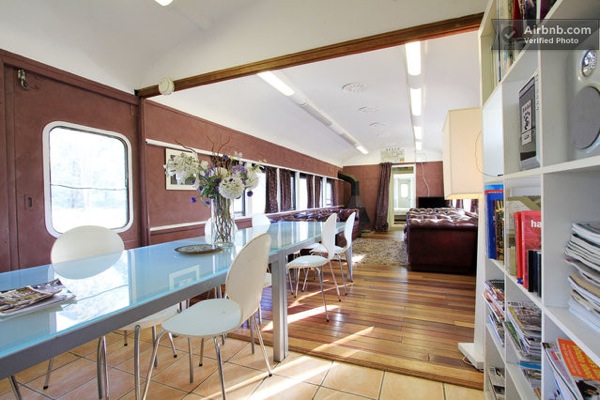 trains-reclaimed-into-home-in-australia-0010