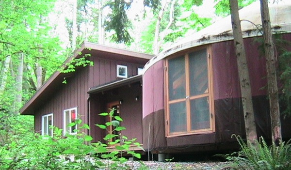 calvery-yurt-cabin-001