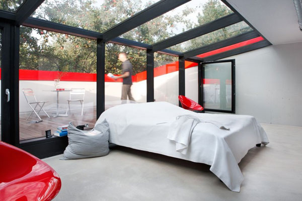 modern-red-small-house-05