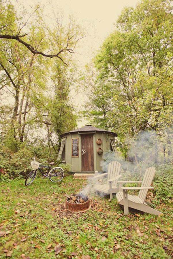 tiny-yurt-cabin-simple-living