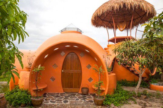 tiny-dome-house-in-thailand