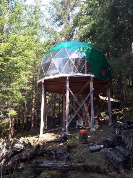 elevated-tiny-dome-cabin-2