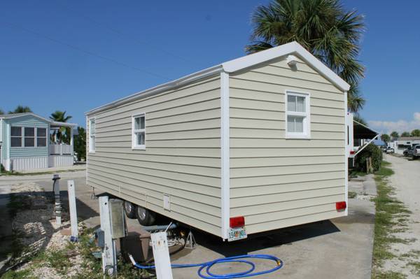 park-model-tiny-house-for-sale-in-florida-02