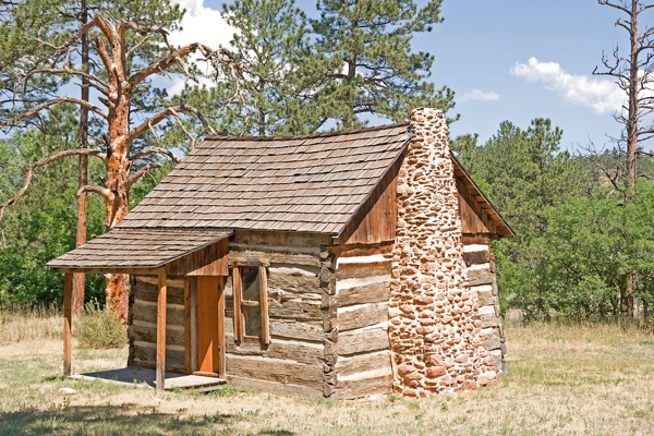 Pioneer Cabin 24