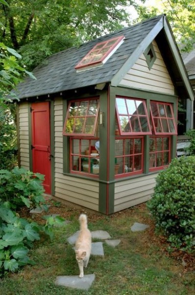 tiny-garden-shed