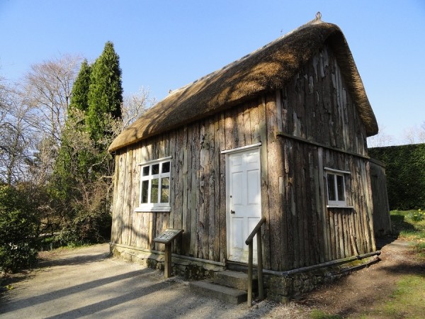 bigstock-Quaint-Cottage-43493602