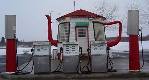 teapot-gas-station2
