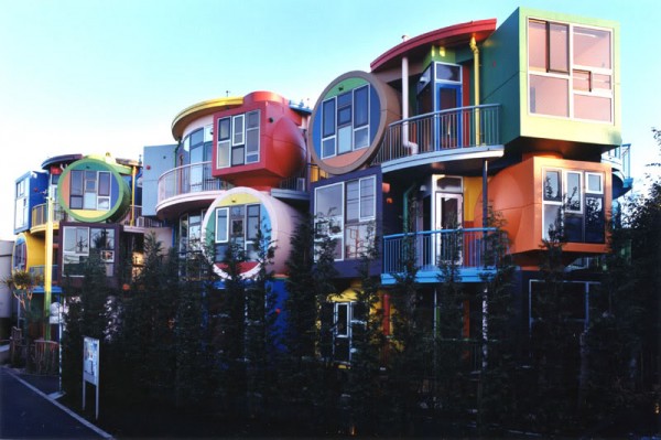 tokyo-colorful-loft-apartments-2