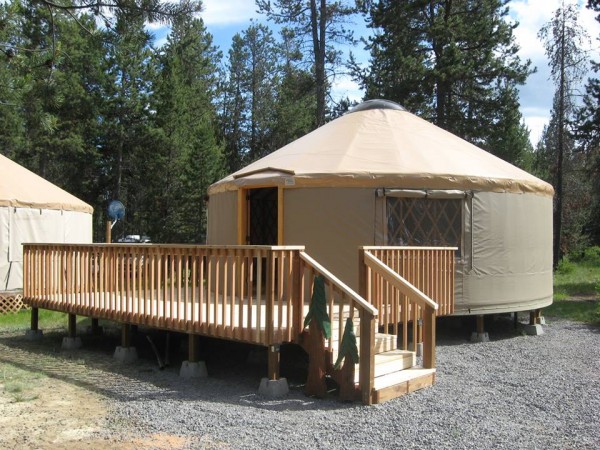 yurt-with-deck