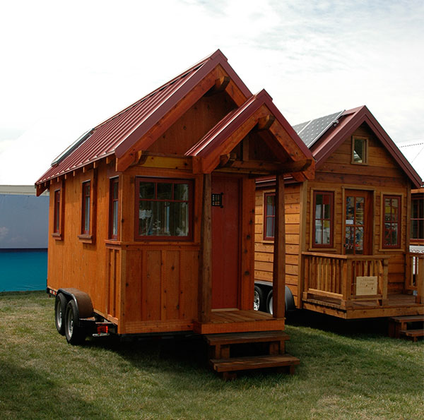Weller-Tiny-House-at-Fairgrounds