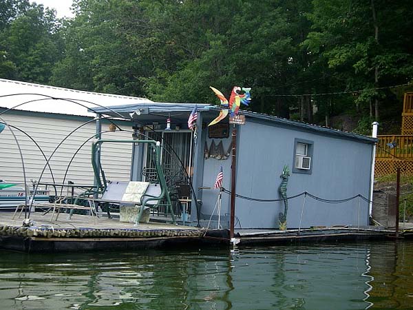 houseboat-reno-before-after-01