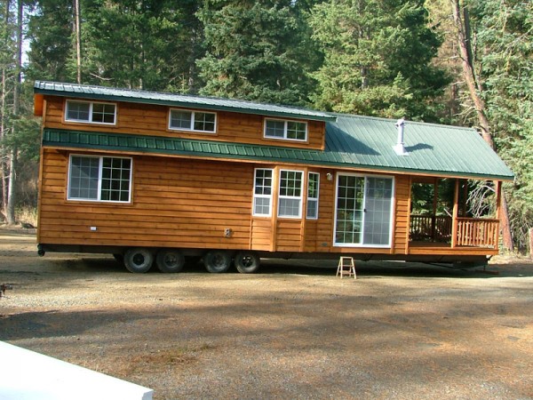 richs-portable-cabin-tiny-house-on-wheels-01