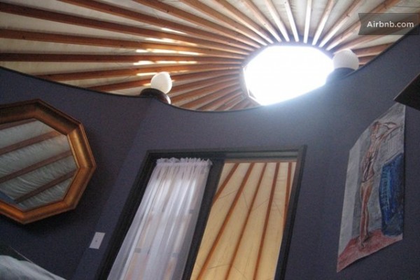 solar-powered-yurt-home-019