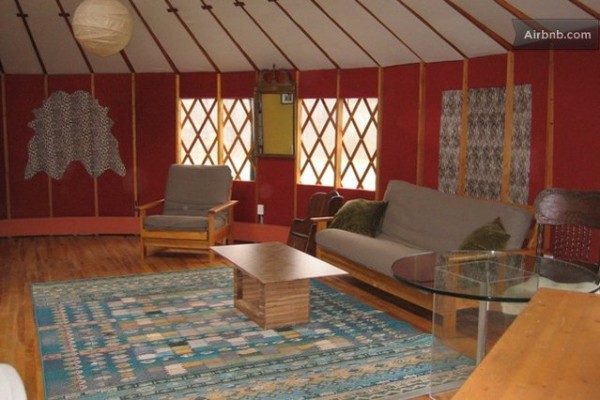 solar-powered-yurt-home-020