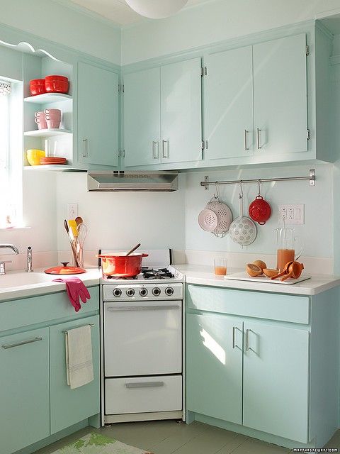 tiny-retro-kitchen