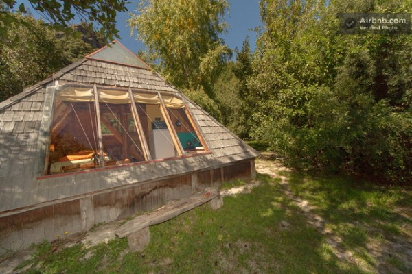 tiny-pyramid-cabin-in-argentina-vacation-rental-013