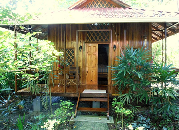 Little Wooden Bungalows in Costa Rica-06