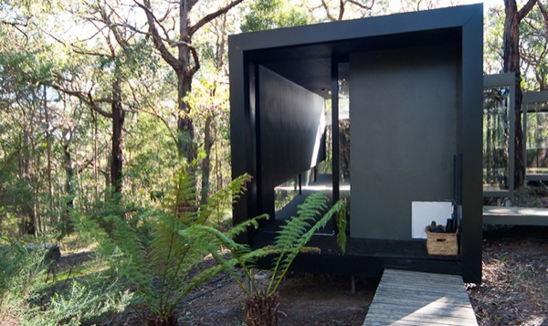 Tiny Modern Cabin in Australia-01