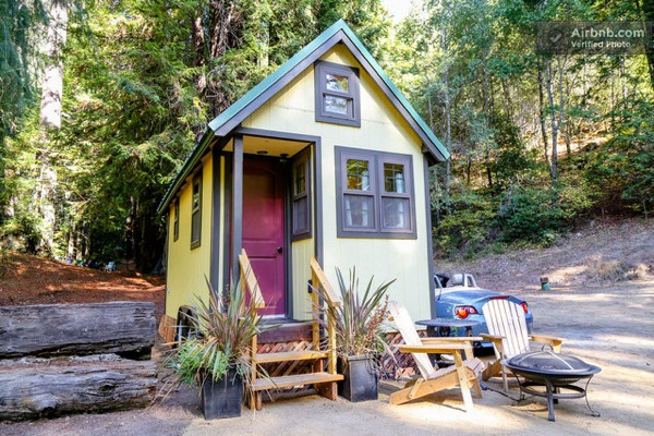 california-tiny-house-on-wheels-for-rent-vacation-05