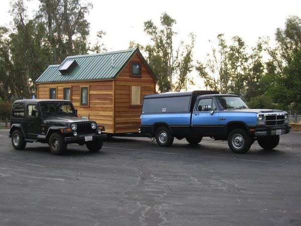 mini-mobile-cottage-in-tow