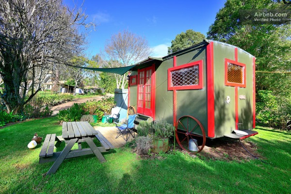 romantic-gypsy-caravan-micro-cabin-or-backyard-guest-house-004