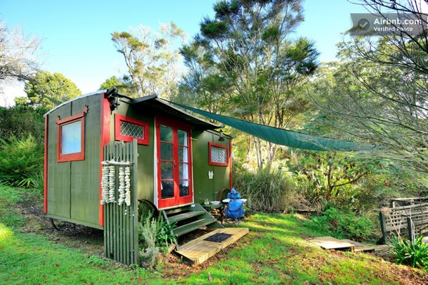 romantic-gypsy-caravan-micro-cabin-or-backyard-guest-house-005