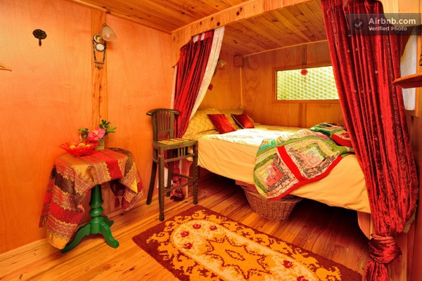 romantic-gypsy-caravan-micro-cabin-or-backyard-guest-house-008