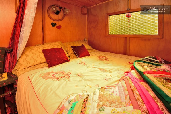 romantic-gypsy-caravan-micro-cabin-or-backyard-guest-house-009
