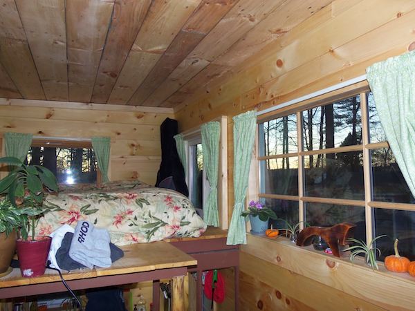 jess-and-dans-tiny-house-on-wheels-005
