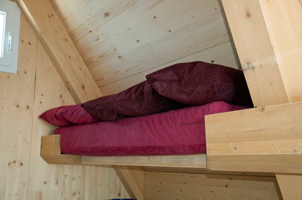 micro-a-frame-moutain-bunk-house-cabin-006