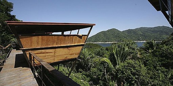 v-house-floating-micro-cabins-in-the-jungle-002